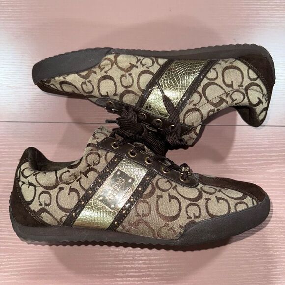 GUESS Women's Brown Canvas Gold Logo Signature Fashion Shoes Sneakers Size 10 M - Picture 1 of 7
